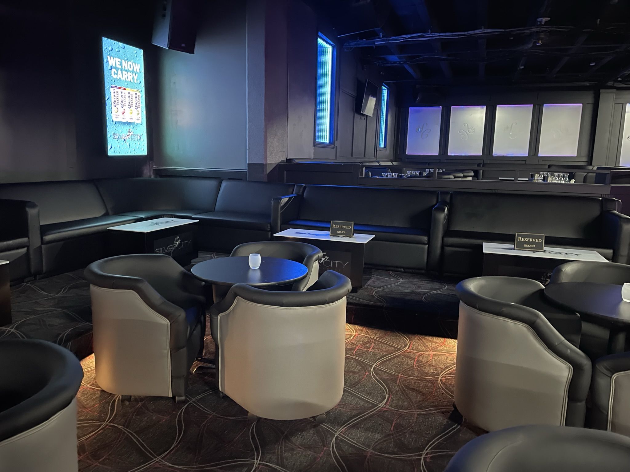 MODULAR LINEAR couch and chairs