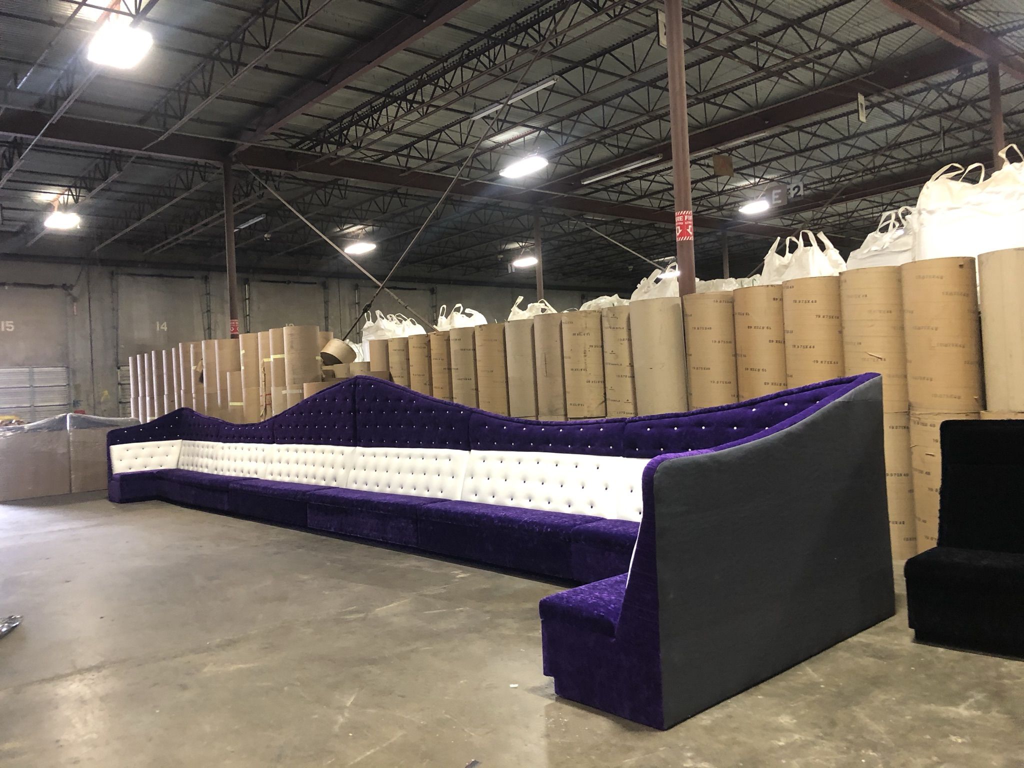 MODULAR LINEAR couch