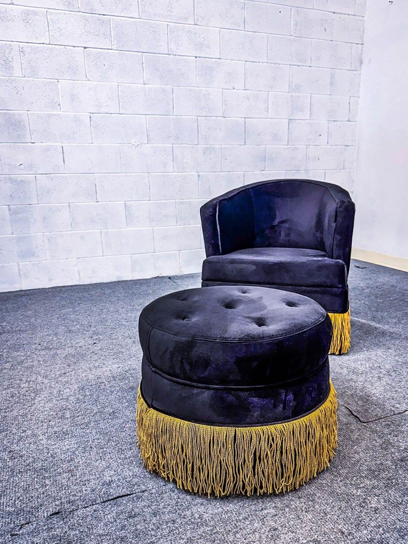 Fringe barrel chair with ottoman